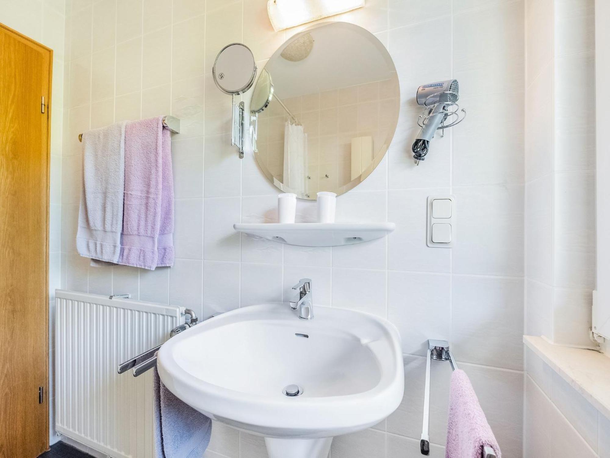 Modern Apartment In Schwalefeld With Garden Виллинген Экстерьер фото