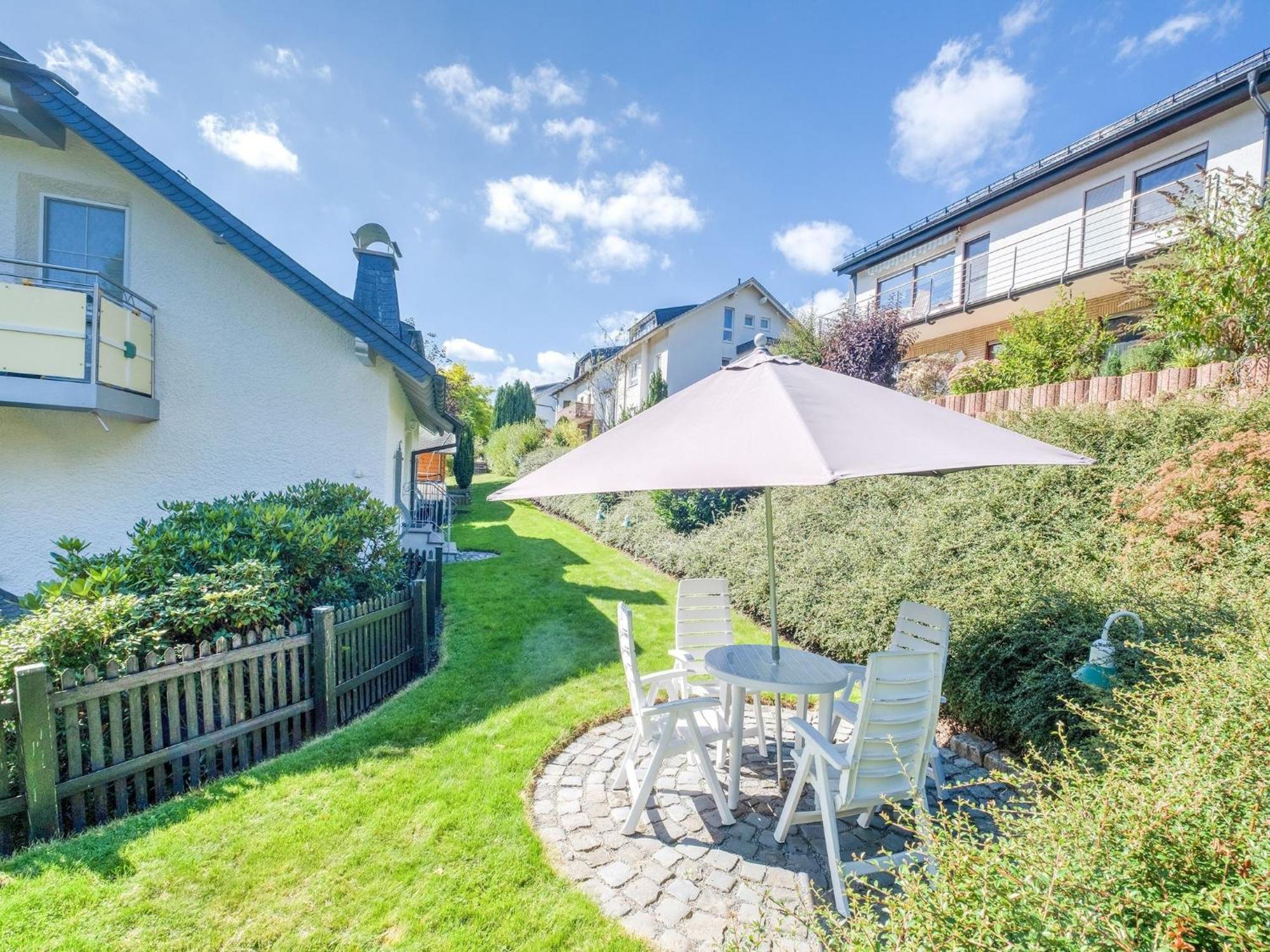 Modern Apartment In Schwalefeld With Garden Виллинген Экстерьер фото